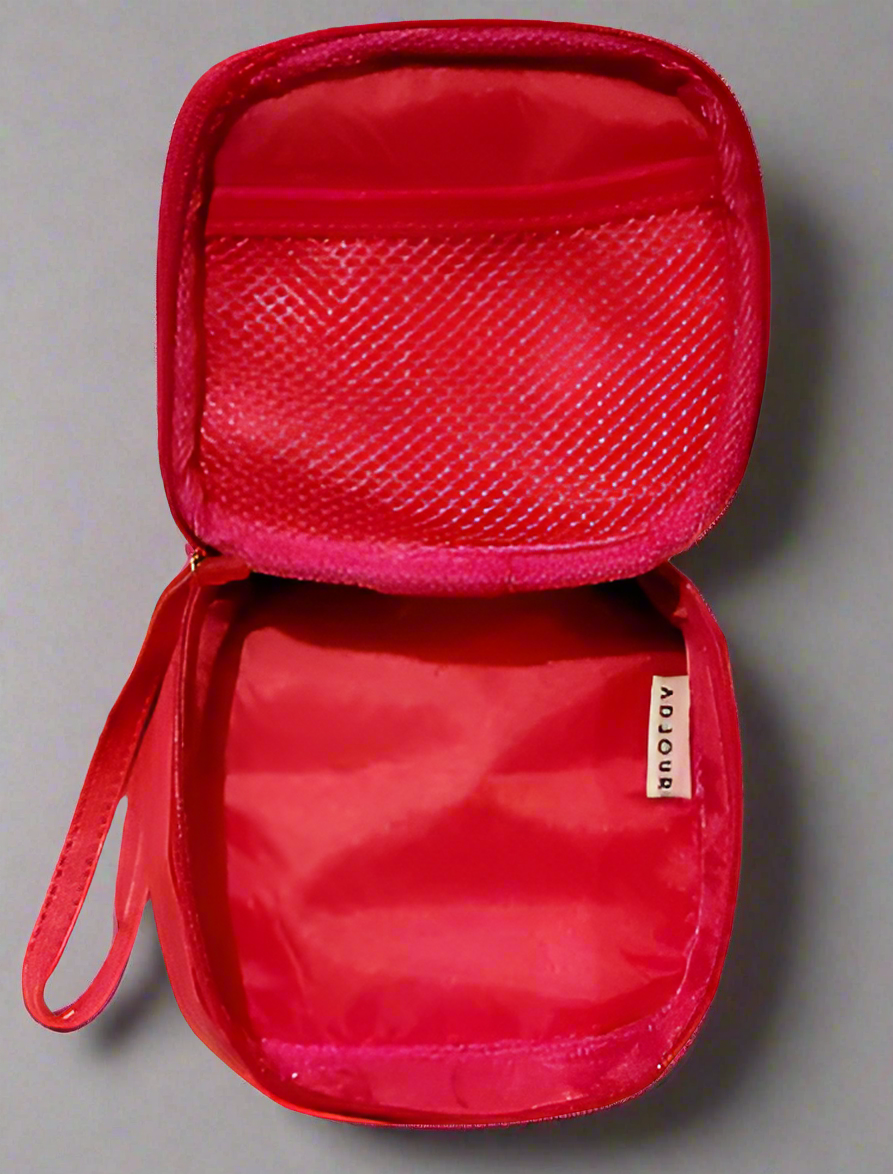 ChicCarry Mini Pouch – Fashion Meets Function